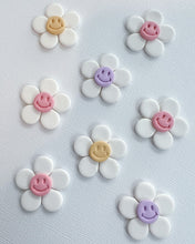 Load image into Gallery viewer, Smiley Daisy
